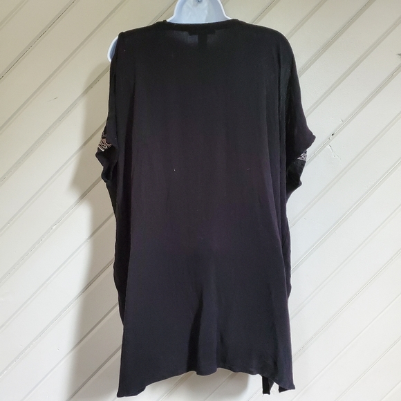 F21 Boho Crepey Cold Shoulder Tunic - Picture 7 of 8